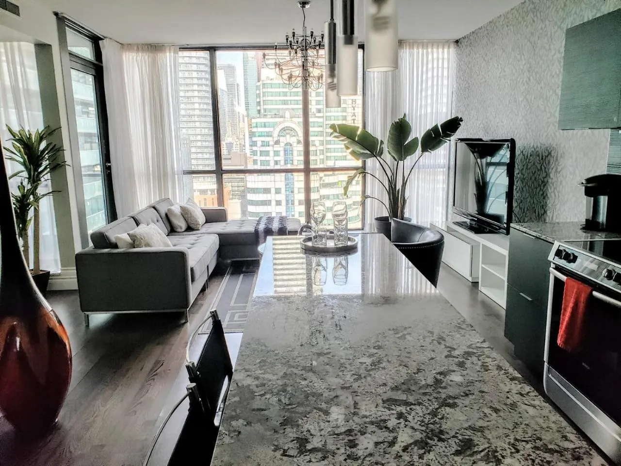 Toronto Executive Suite On King Street Apartment