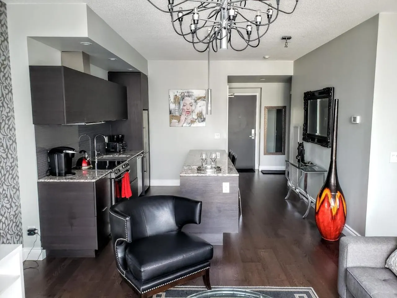Toronto Executive Suite On King Street Canada
